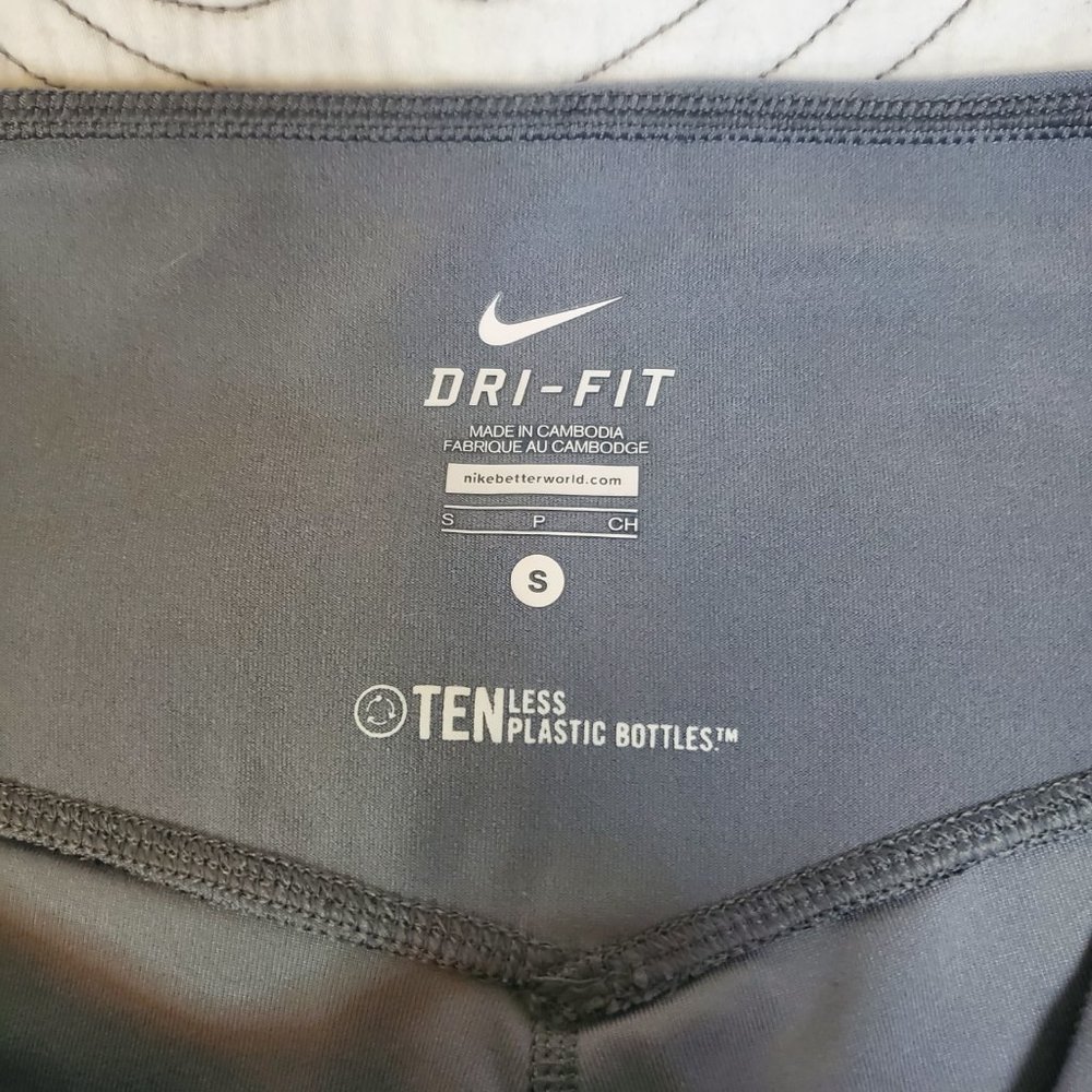 [S] Nike Dry Fit Crop Leggings - Picture 5 of 8